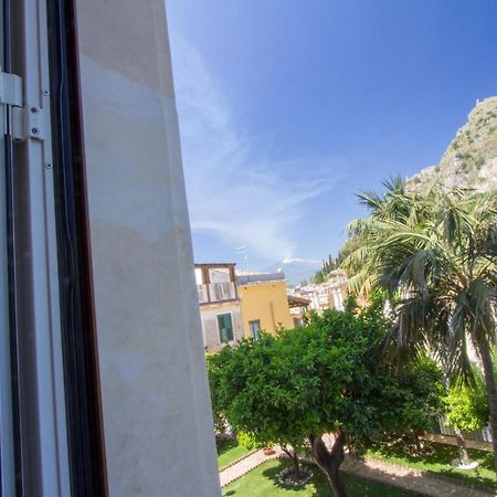 Villa Valverde Apartments E B&B 陶尔米纳 外观 照片