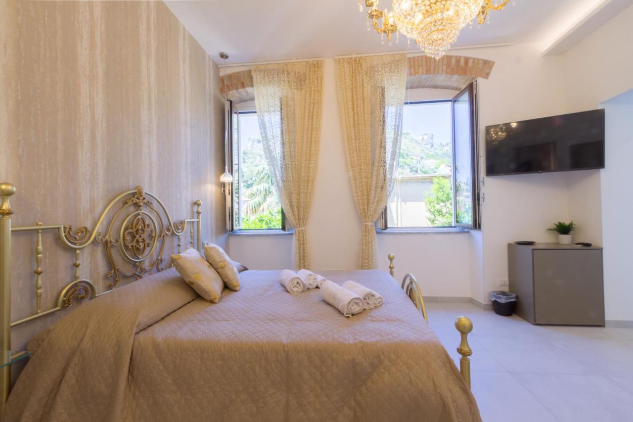 Villa Valverde Apartments E B&B 陶尔米纳 外观 照片