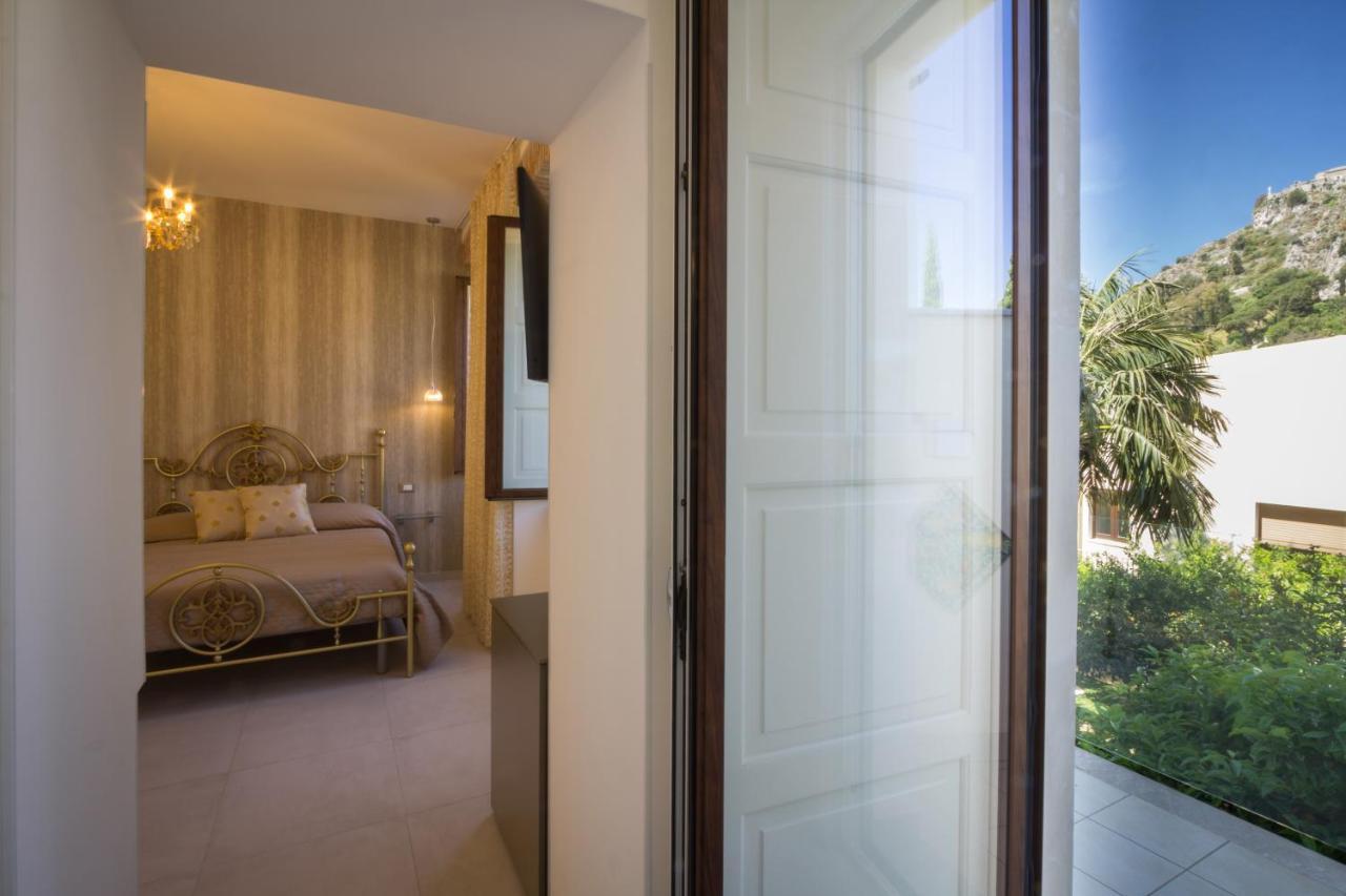 Villa Valverde Apartments E B&B 陶尔米纳 外观 照片