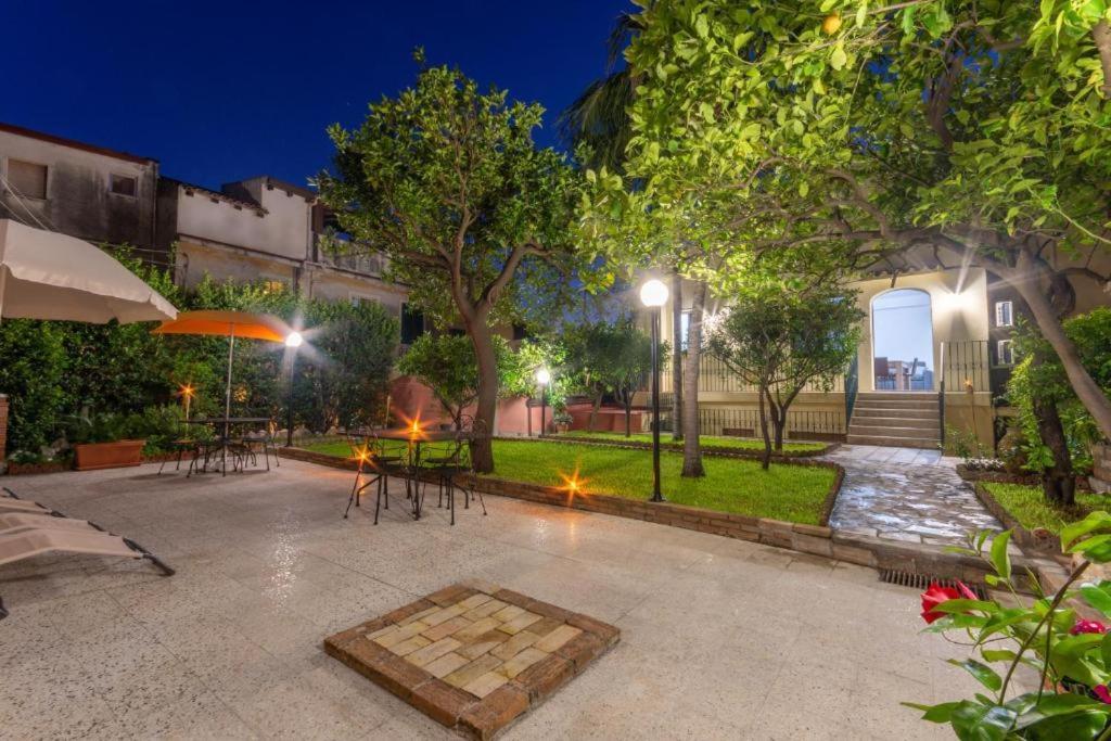 Villa Valverde Apartments E B&B 陶尔米纳 外观 照片