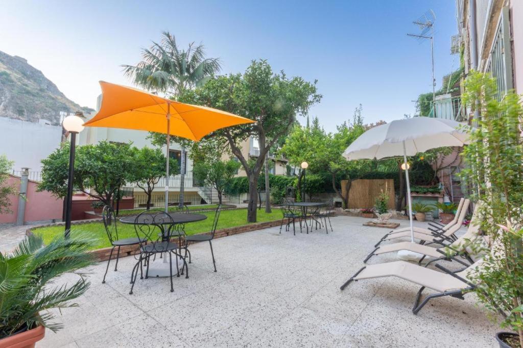 Villa Valverde Apartments E B&B 陶尔米纳 外观 照片